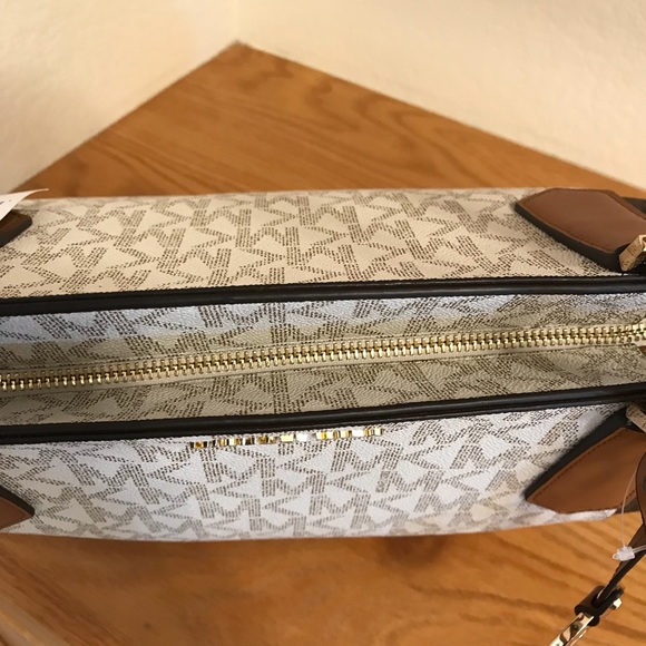 Michael Kors Kimberly Large bonded tote vanilla - Picture 4 of 8